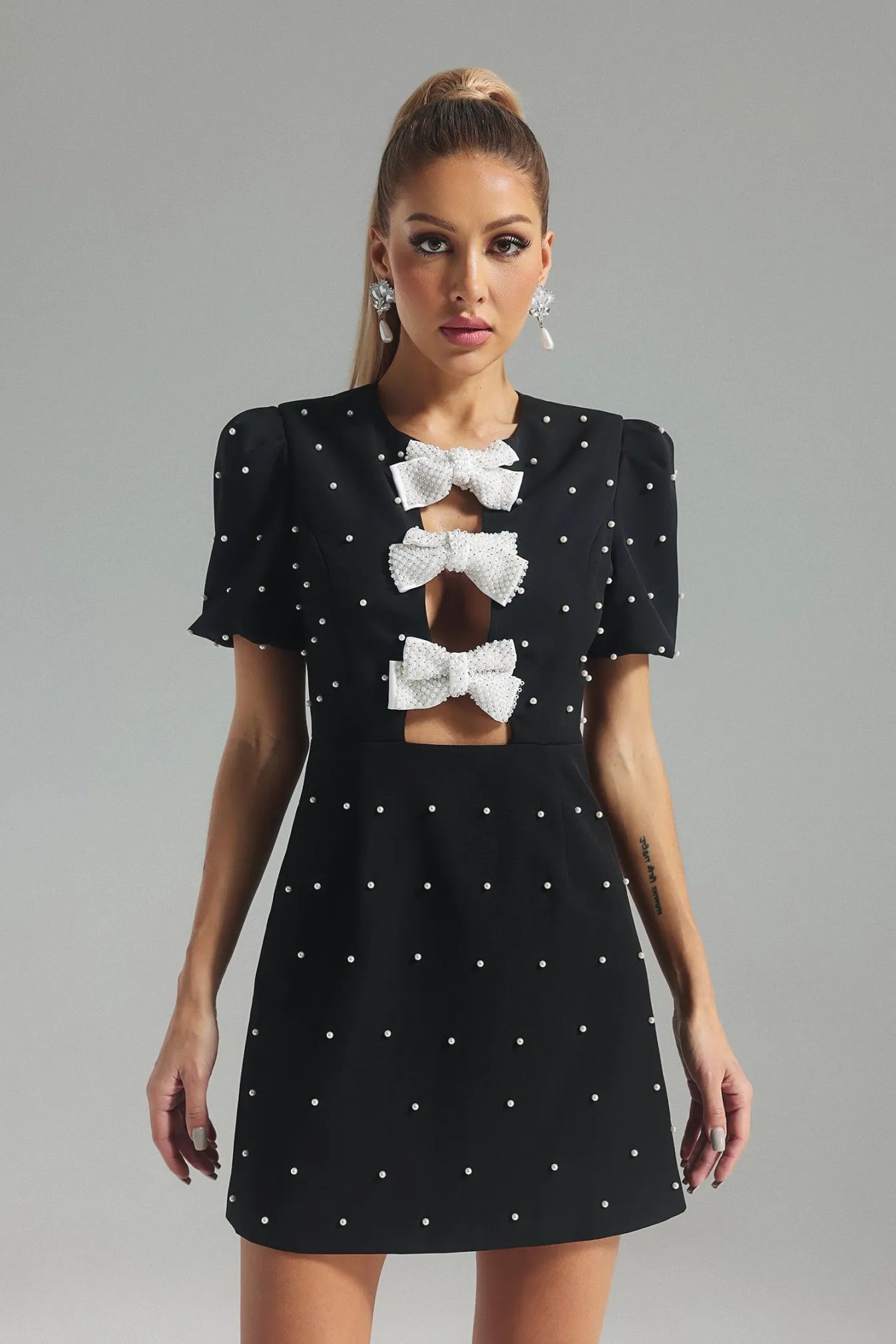 Black pearl bow hollow dress