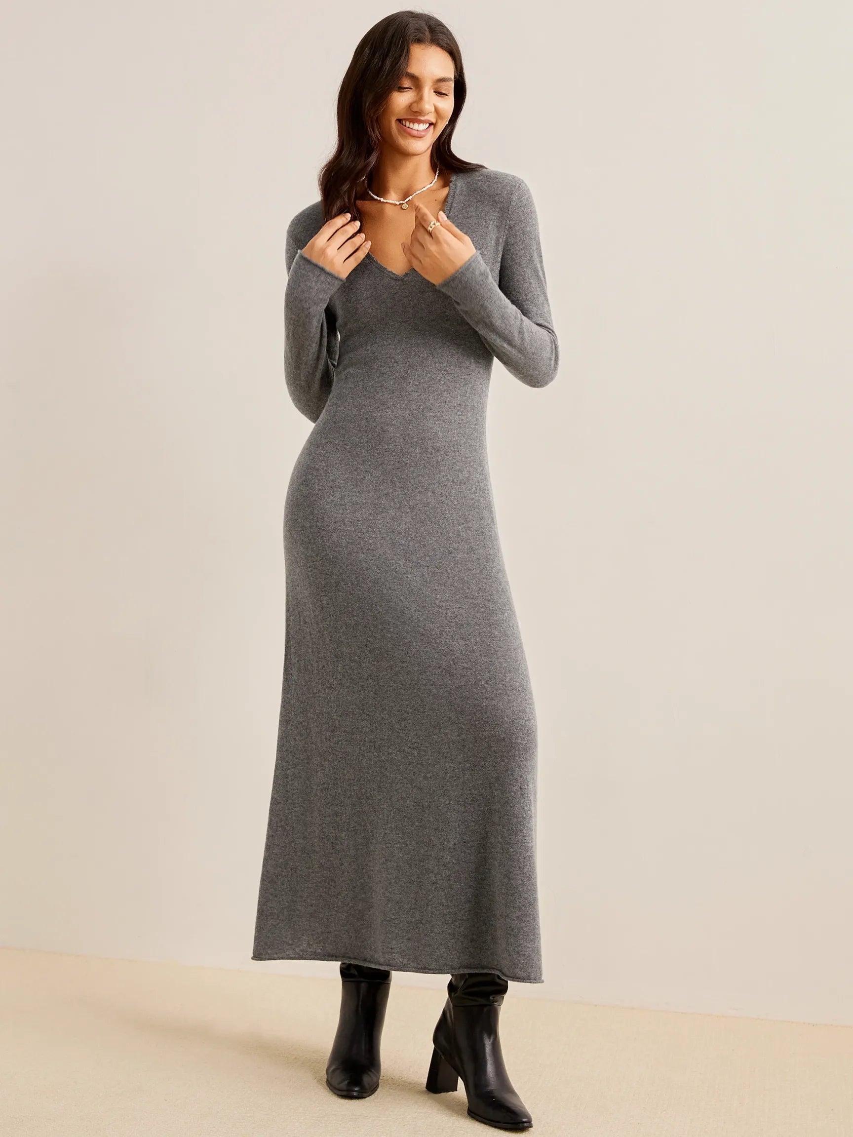 100% CASHMERE RIBBED FITTED V-NECK DRESS